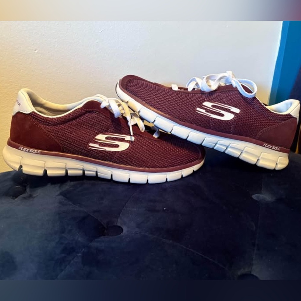 Skechers Maroon Flex Sole Sneakers 10 US